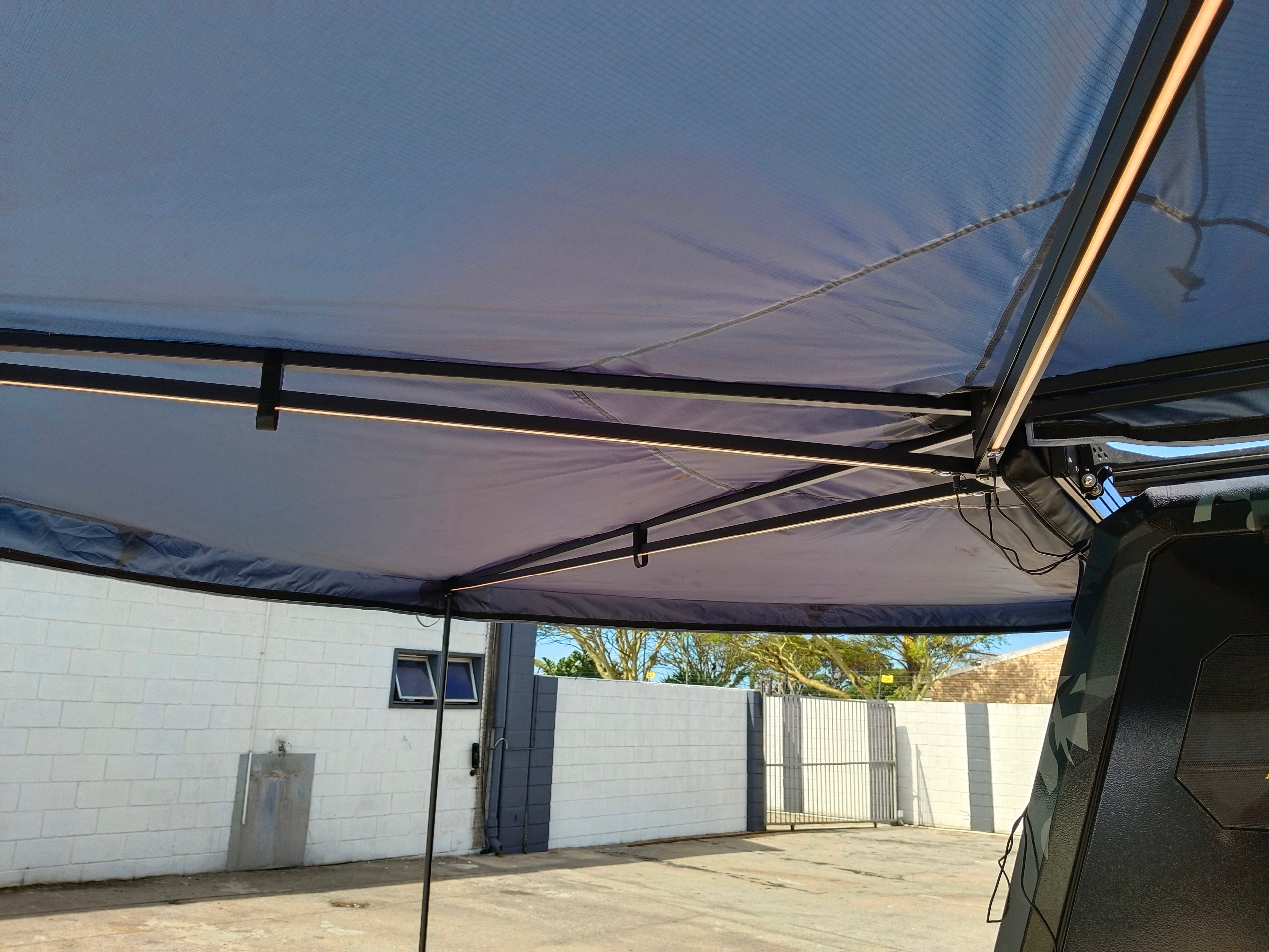 D.A.G XL 2.5M 270 Degree Buffalo Wing Awning