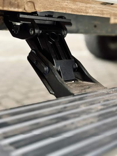 D.A.G | HILUX REVO Electric Side Steps (2015-2019)